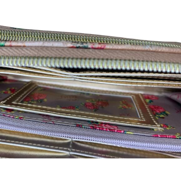 Betsey Johnson Pink Floral Zip Closure Wristlet Wallet - Picture 3 of 8